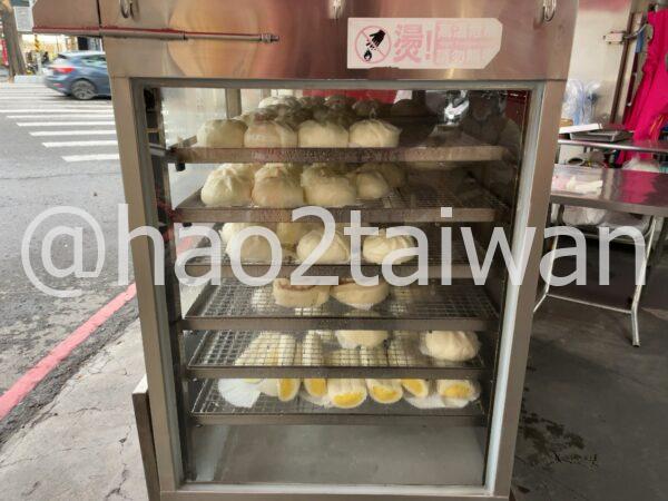 包手創意包子 高雄新田店 蒸し器と包子