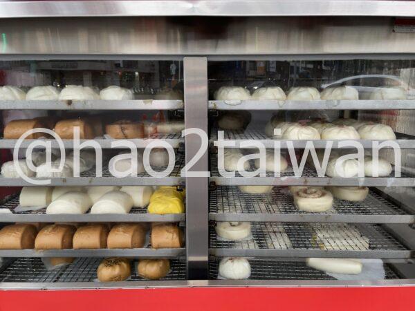 包手創意包子 高雄新田店 蒸し器に並ぶ包子