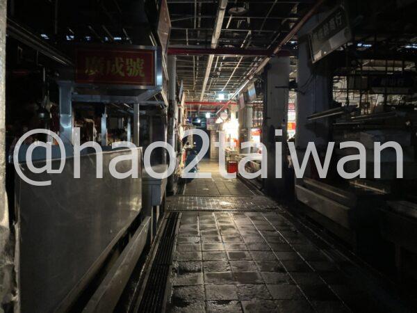 台東中央市場 葉氏海鮮 Yeh‘s Fish 中央市場店の外観（市場の海鮮店）